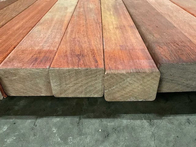 Padouk regels geschaafd 40x60 mm (16x) - afbeelding 6 van  6