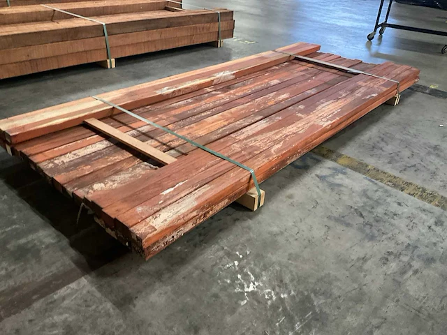 Padouk regels geschaafd 40x60 mm (23x) - afbeelding 3 van  6
