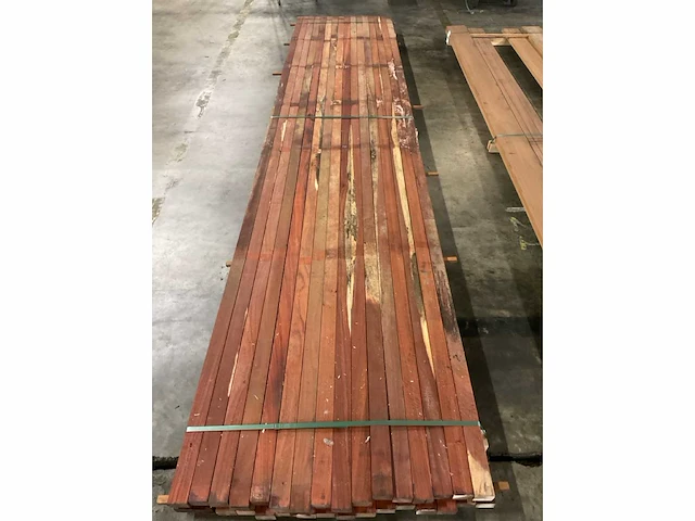 Padouk regels geschaafd 40x60 mm (32x) - afbeelding 5 van  6