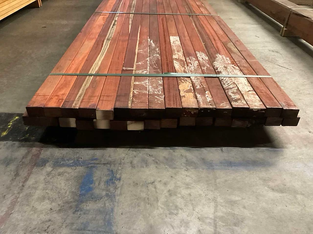 Padouk regels geschaafd 40x60 mm (32x) - afbeelding 4 van  6