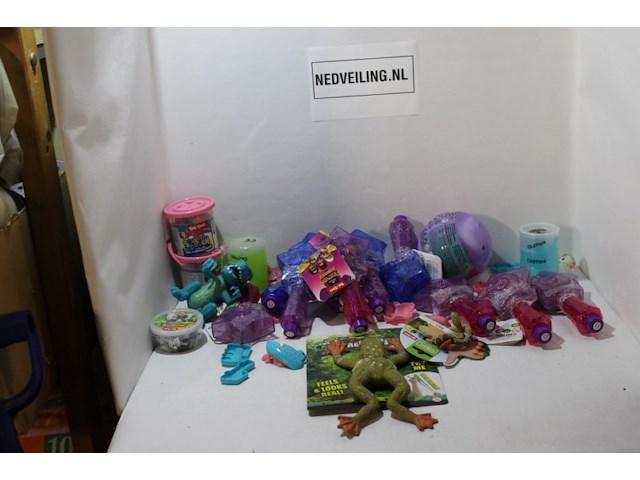 Paertij diversen speelgoed ruim 20 stuks - afbeelding 2 van  7