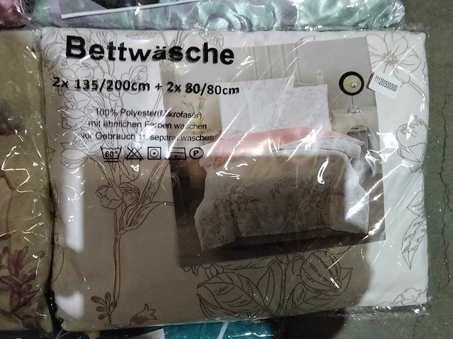 Pakken met satijnen dekbedovertrekken. (5x) - afbeelding 5 van  7