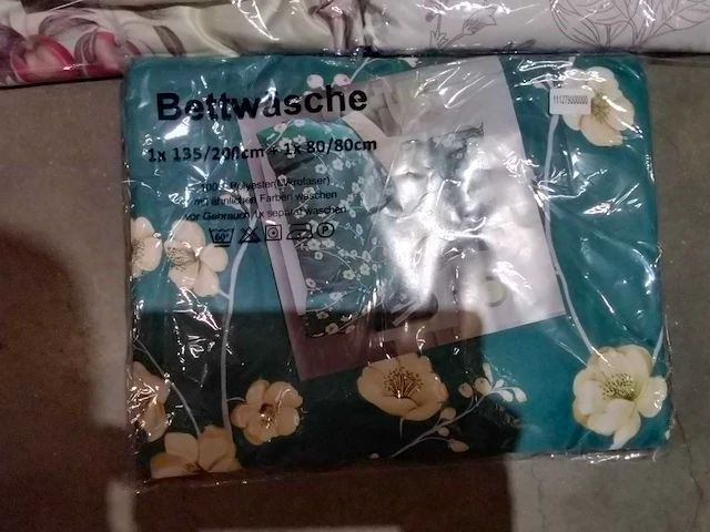Pakken met satijnen dekbedovertrekken. (5x) - afbeelding 6 van  7