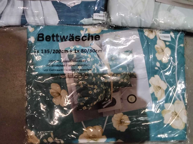 Pakken met satijnen dekbedovertrekken. (5x) - afbeelding 6 van  7