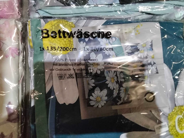 Pakken met satijnen dekbedovertrekken. (5x) - afbeelding 5 van  7