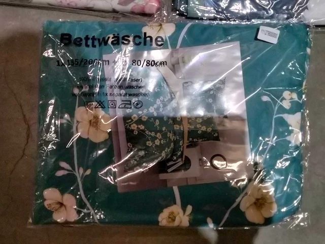 Pakken met satijnen dekbedovertrekken. (5x) - afbeelding 6 van  7