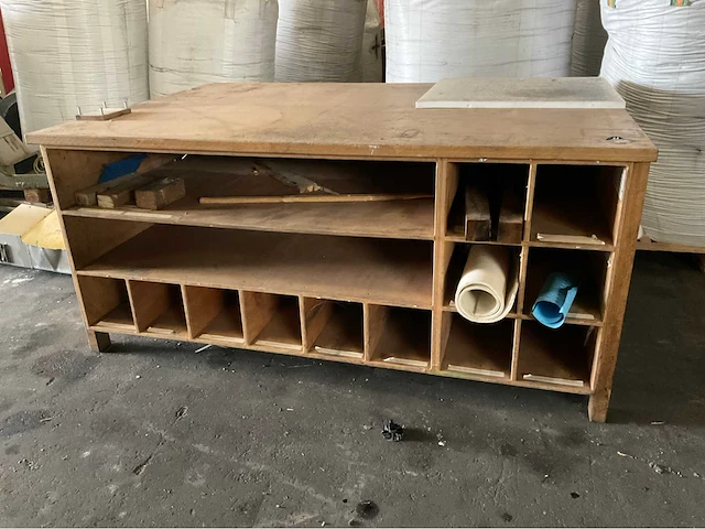 Pakkingsnij machine met opbergtafel voor pakkingsmateriaal en nylon snijplaat afm. tafel 153x220x100cm - afbeelding 7 van  7