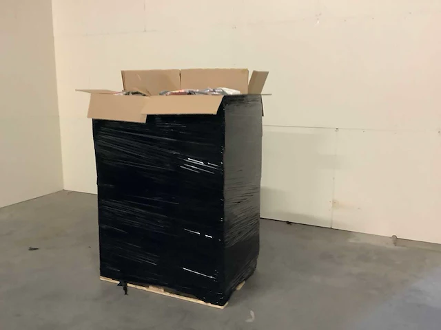 Pallet - amazon overstockgoederen - 2320 items - afbeelding 1 van  7