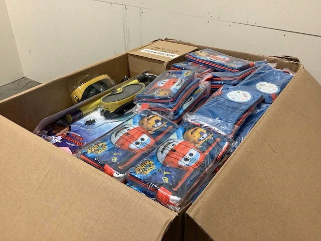 Pallet - amazon overstockgoederen - speelgoed - afbeelding 3 van  8