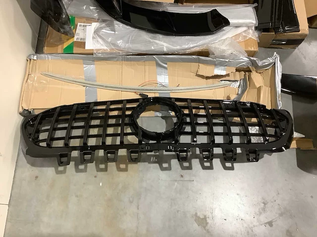 Pallet - auto onderdelen - retourgoederen - afbeelding 11 van  19