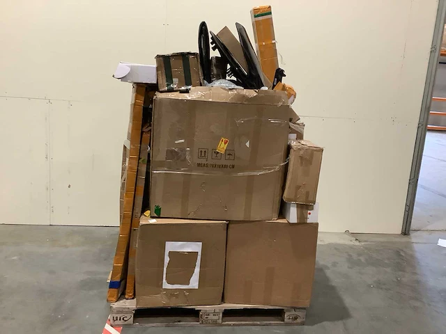 Pallet - auto onderdelen - retourgoederen - afbeelding 12 van  19
