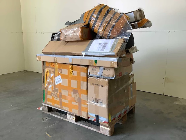 Pallet - auto onderdelen - retourgoederen - afbeelding 1 van  25