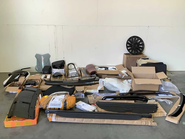 Pallet - auto onderdelen - retourgoederen - afbeelding 19 van  25
