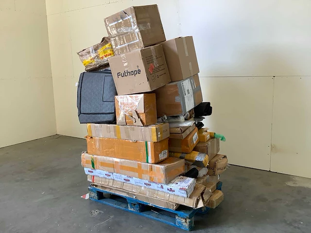 Pallet - auto onderdelen - retourgoederen - afbeelding 1 van  27