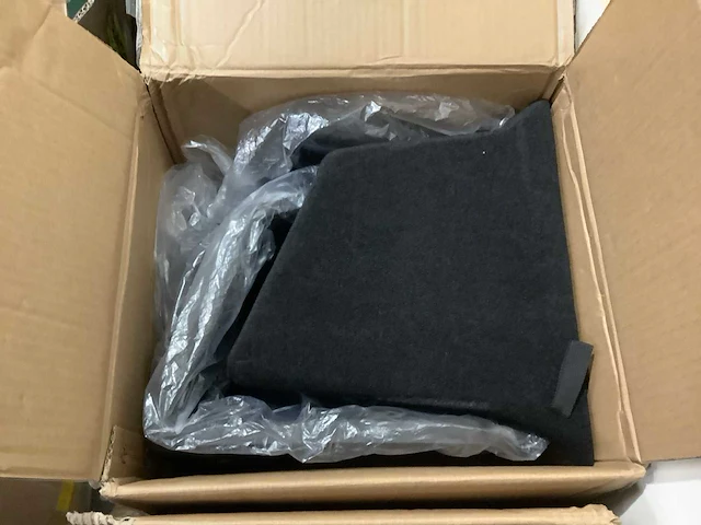 Pallet - auto onderdelen - retourgoederen - afbeelding 24 van  27