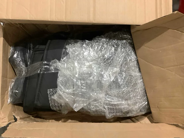 Pallet - auto onderdelen - retourgoederen - afbeelding 25 van  27