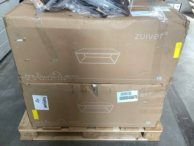 Pallet - designmeubels - retourgoederen - 9 items - afbeelding 2 van  5