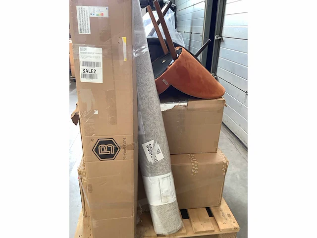 Pallet - designmeubels - retourgoederen - 9 items - afbeelding 3 van  5