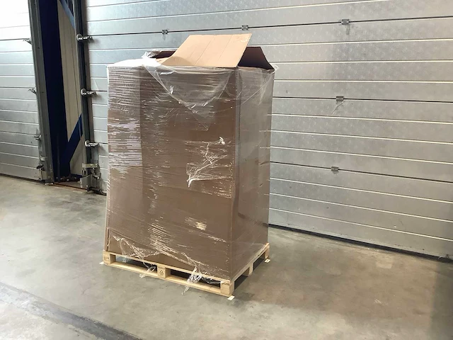 Pallet - elektronica - retourgoederen - 1818 items - afbeelding 1 van  5