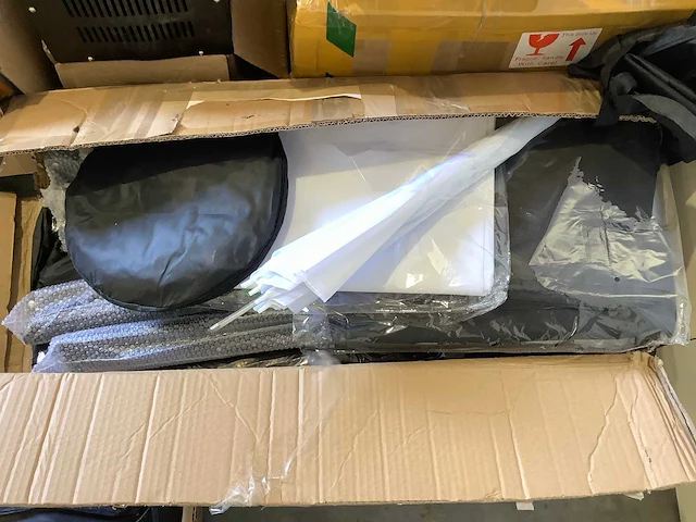Pallet - elektronica - retourgoederen - afbeelding 6 van  26
