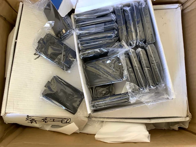 Pallet - elektronica - retourgoederen - afbeelding 11 van  23