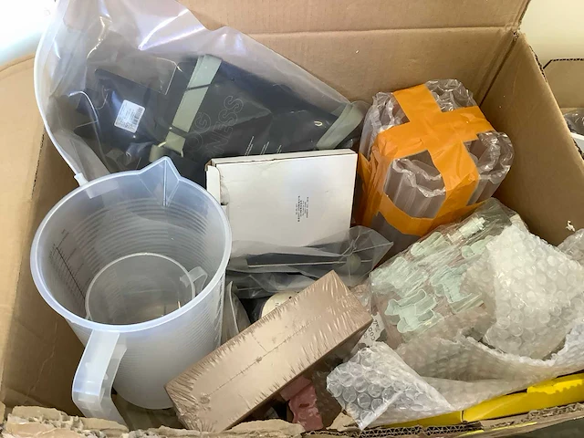 Pallet - huishoudelijk - retourgoederen - afbeelding 14 van  21