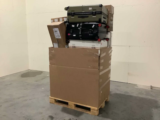 Pallet a-merk retourgoederen - 18 items - afbeelding 1 van  8