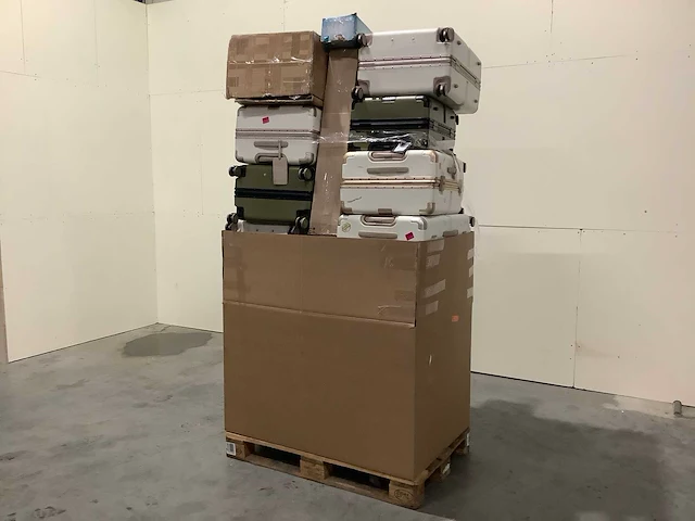 Pallet a-merk retourgoederen - 19 items - afbeelding 1 van  8