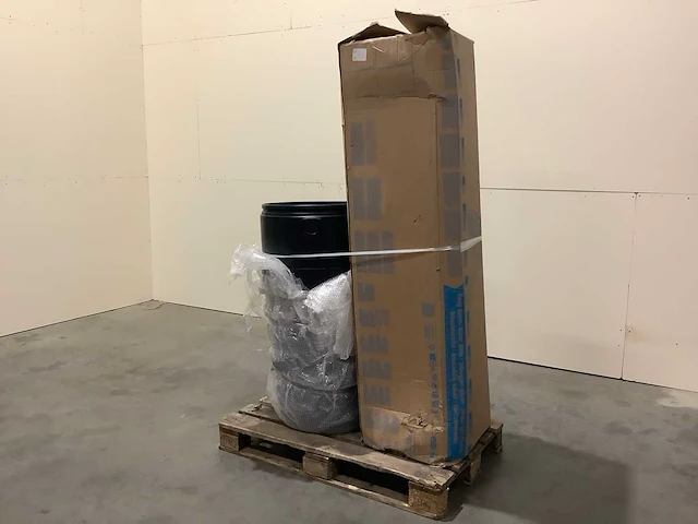 Pallet a-merk retourgoederen - 2 items - afbeelding 1 van  8