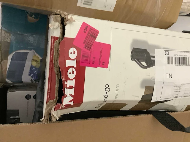 Pallet a-merk retourgoederen - 27 items - afbeelding 3 van  7