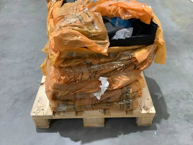Pallet a-merk retourgoederen - 3 items - afbeelding 6 van  8