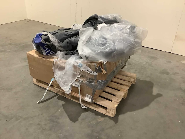 Pallet a-merk retourgoederen - 3 items - afbeelding 1 van  5