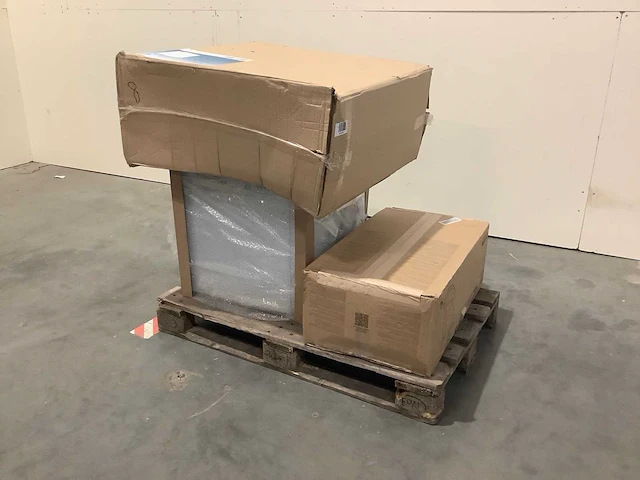Pallet a-merk retourgoederen - 3 items - afbeelding 1 van  6