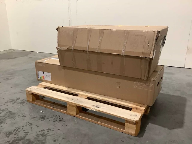 Pallet a-merk retourgoederen - 3 items - afbeelding 1 van  6
