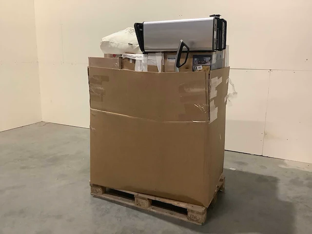 Pallet a-merk retourgoederen - 31 items - afbeelding 1 van  8