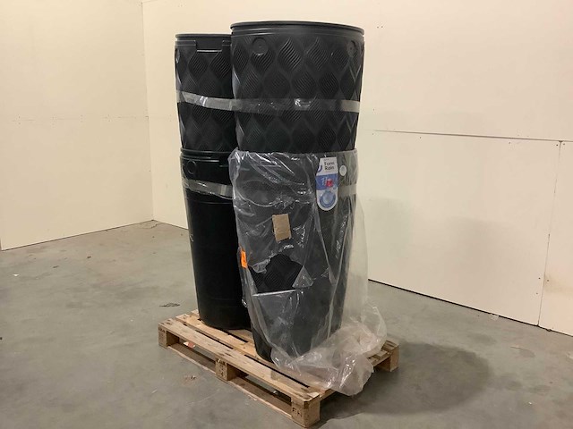 Pallet a-merk retourgoederen - 4 items - afbeelding 1 van  5