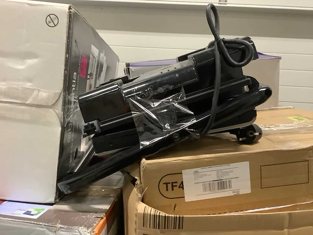 Pallet a-merk retourgoederen - 44 items - afbeelding 5 van  12