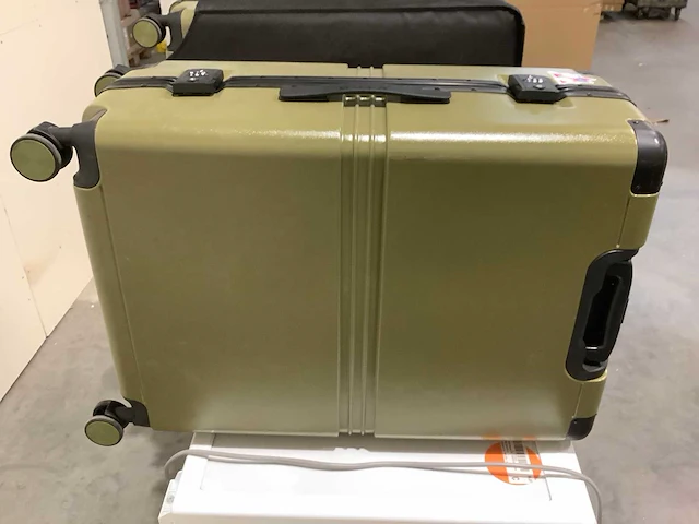 Pallet a-merk retourgoederen - 5 items - afbeelding 7 van  9