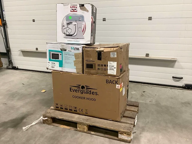 Pallet a-merk retourgoederen - 6 items - afbeelding 1 van  5