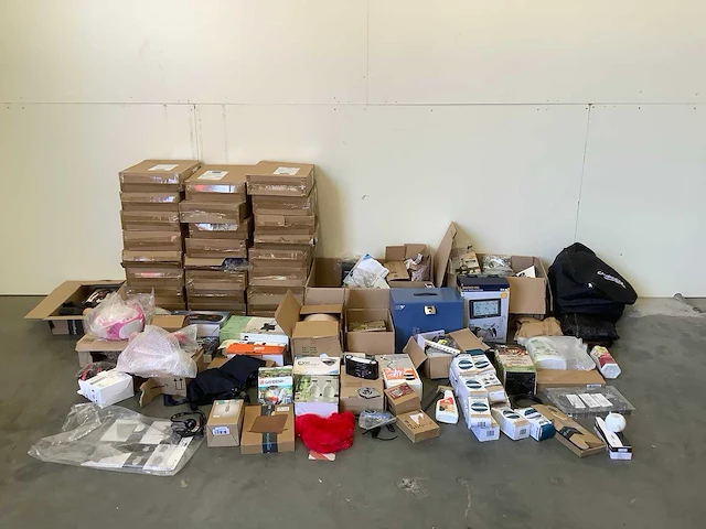 Pallet amazon retourgoederen - afbeelding 1 van  20