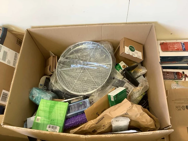 Pallet amazon retourgoederen - afbeelding 17 van  19