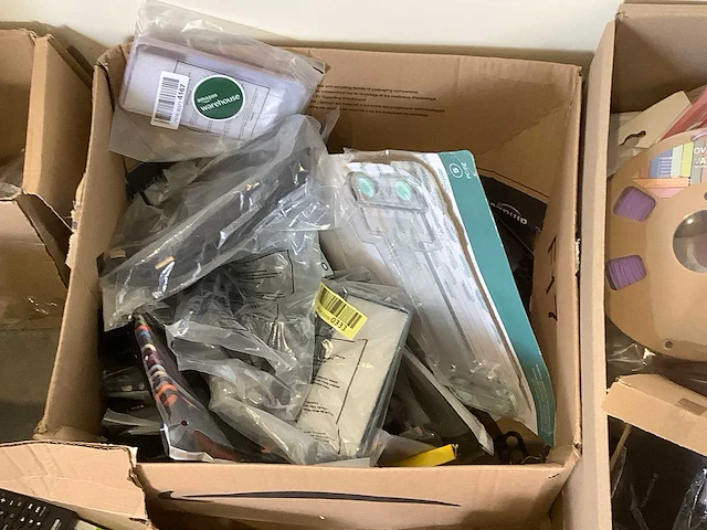 Pallet amazon retourgoederen - afbeelding 21 van  22