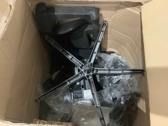 Pallet amazon retourgoederen - afbeelding 14 van  17