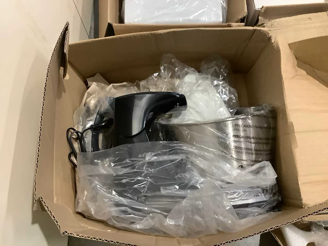 Pallet amazon retourgoederen - afbeelding 7 van  24