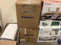 Pallet amazon retourgoederen - afbeelding 13 van  22