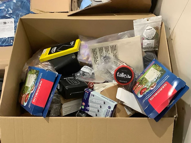 Pallet amazon retourgoederen - afbeelding 10 van  20