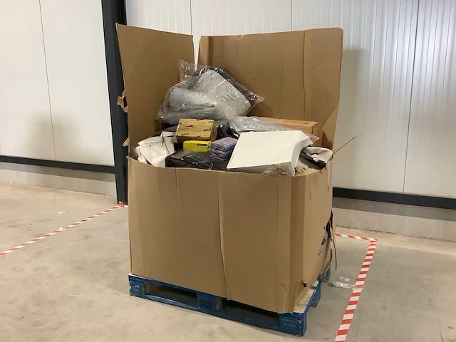 Pallet auto onderdelen - afbeelding 1 van  6