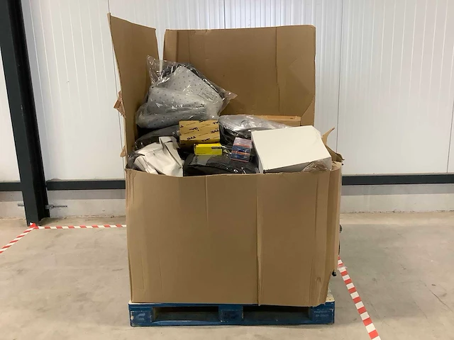Pallet auto onderdelen - afbeelding 2 van  6