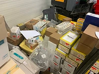 Pallet bouw- en bevestigingsmateriaal (27x) - afbeelding 11 van  25