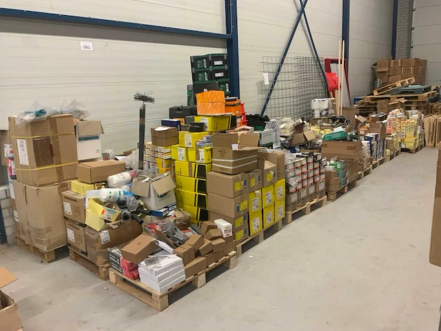 Pallet bouw- en bevestigingsmateriaal (27x) - afbeelding 1 van  25